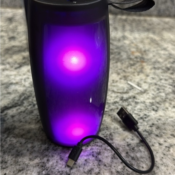 Coby Flash Beat Wireless Speaker - Black with Multicolor Light LOUD Portable - Picture 6 of 7